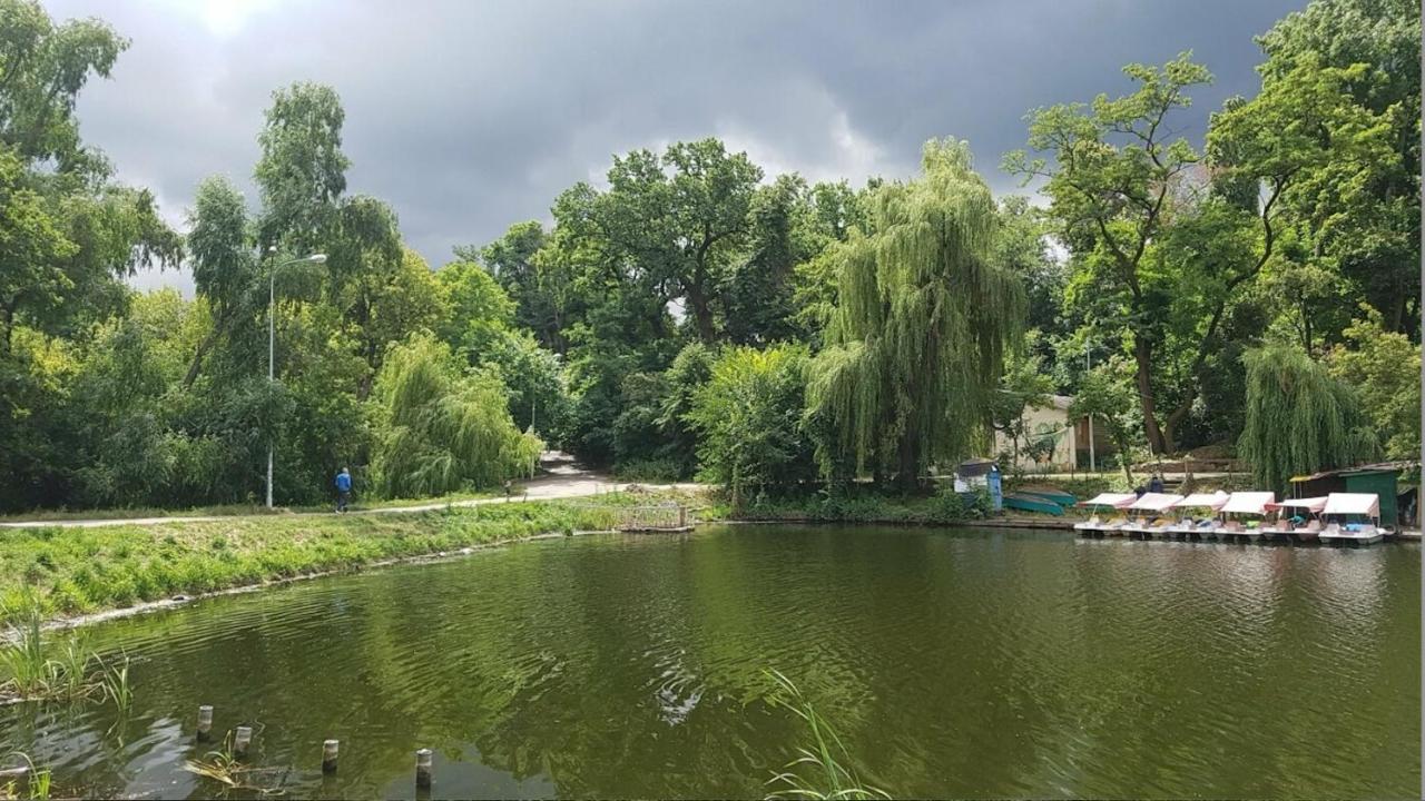 Жд Вокзал Пр Победы 67-В Метро Нивки Парк Шулявка Apartamento Kiev Exterior foto